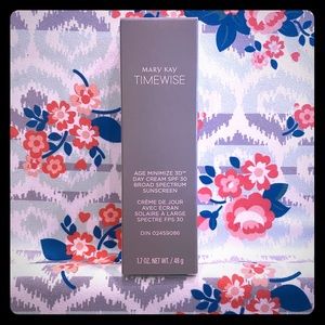 Mary Kay TimeWise 3D Age Minimize Day Cream SPF 30